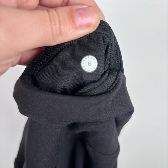 Lululemon Sweat and Repeat Tight Black Dahliascape Multi Color Everlux 6 - Picture 9 of 11